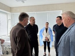 Олексій Романько забезпечив Шосткинську лікарню сучасним обладнанням для порятунку новонароджених Олексій Романько забезпечив Шосткинську лікарню сучасним обладнанням для порятунку новонароджених