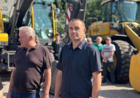 Завдяки співпраці Олексія Романька із міжнародними партнерами Шосткинський «Водоканал» оновив автопарк на 1 мільйон доларів Завдяки співпраці Олексія Романька із міжнародними партнерами Шосткинський «Водоканал» оновив автопарк на 1 мільйон доларів
