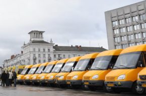 Транспортний колапс у Сумах: як диванні активісти знищують перевізників, які щодня рятують 70% пасажирів міста