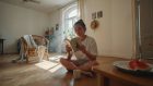 Коли за вікном +30: чому цього літа варто втекти в хокей, кохання і хороші книжки