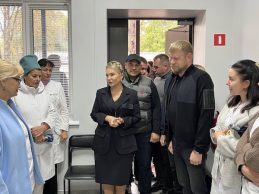 Юлія Тимошенко відвідала лікарню Святого Пантелеймона у Сумах: говорили про потреби медиків і практичну допомогу
